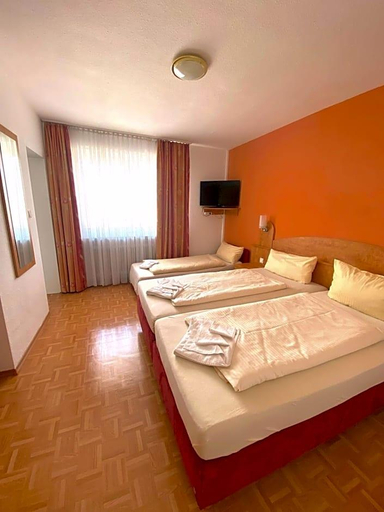 Bedroom 3, Hotel Gasthof Rose, Günzburg