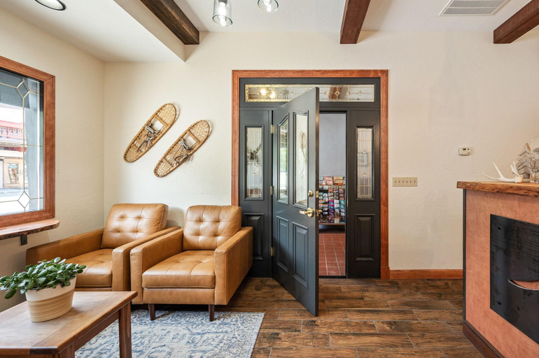 Public Area 2, Hotel Leavenworth, Chelan