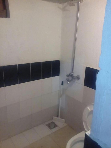 Bathroom 5, Pyramid International Guests House, Islamabad