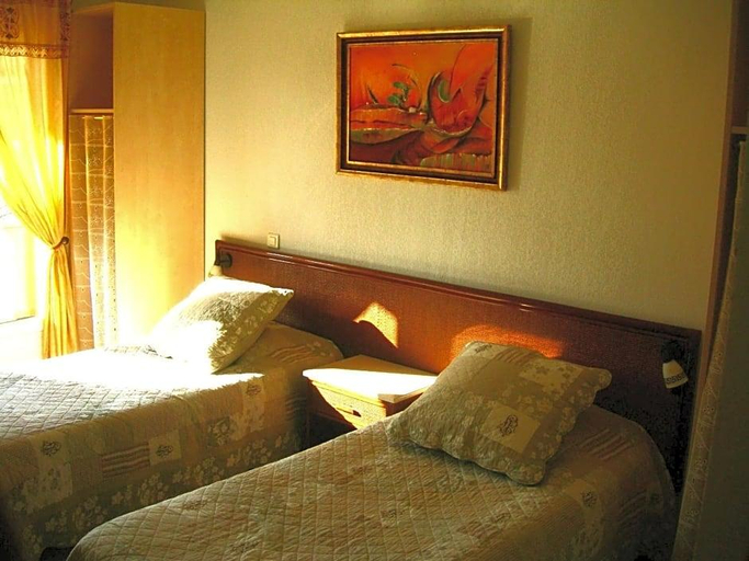 Room, Hv Tel De La Madeleine V Tornac, Gard