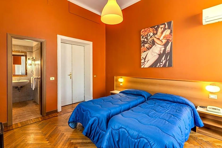 Bedroom 4, Hotel Apollo, Milano