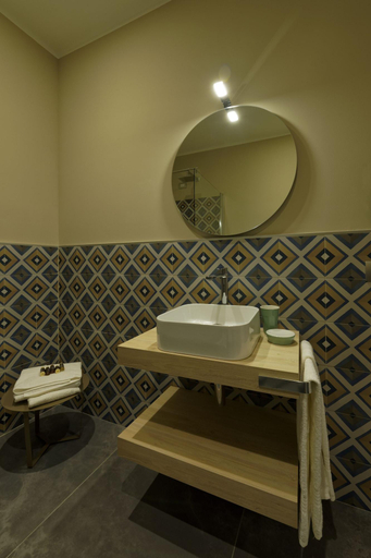 Bathroom 5, Green Ribbon, Milano
