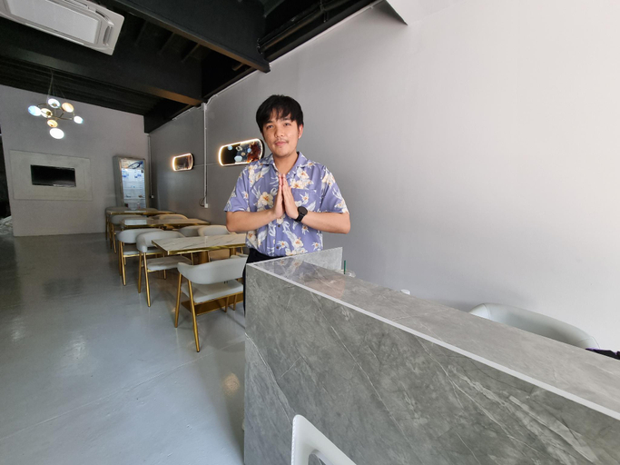 Others 5, MET A Space Pod Phrom Phong, Wattana