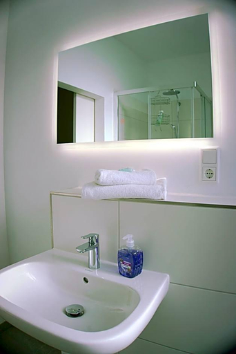 Bathroom 4, Schillers Hotel Cafv Garni, Märkischer Kreis