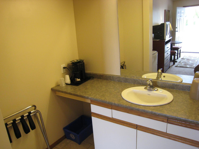 Bathroom 3, Mary's Motel, Columbia-Shuswap