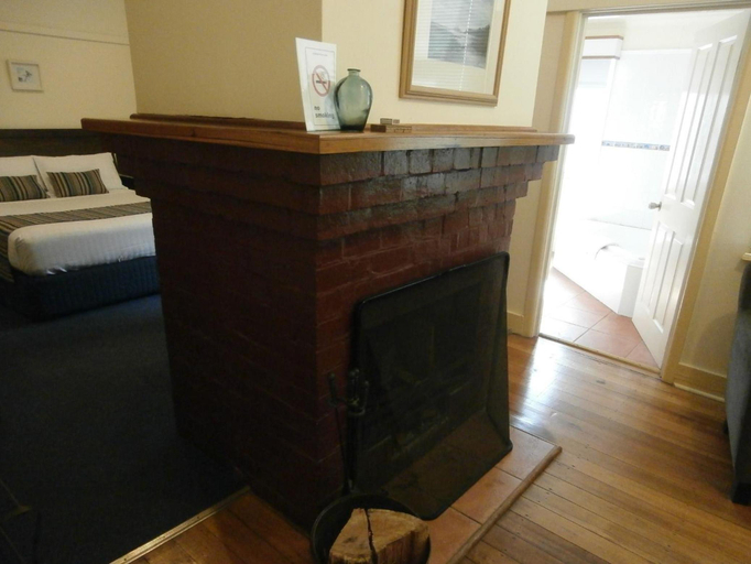 Others 5, Marlo Hotel, E. Gippsland - Orbost