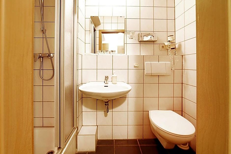 Bathroom 5, bp24 Hotel Aachen, Städteregion Aachen
