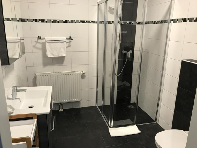 Bathroom 3, Hotel Bellini, Leoben