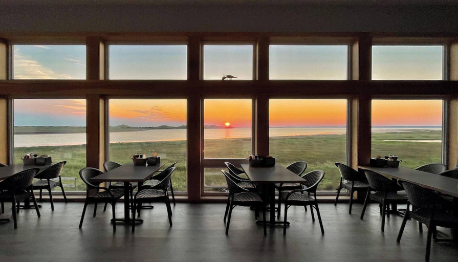 Food & Drinks 5, Blackbush Beach Resort, Queens