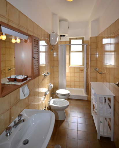 Bathroom 5, Hotel A-14, Bari