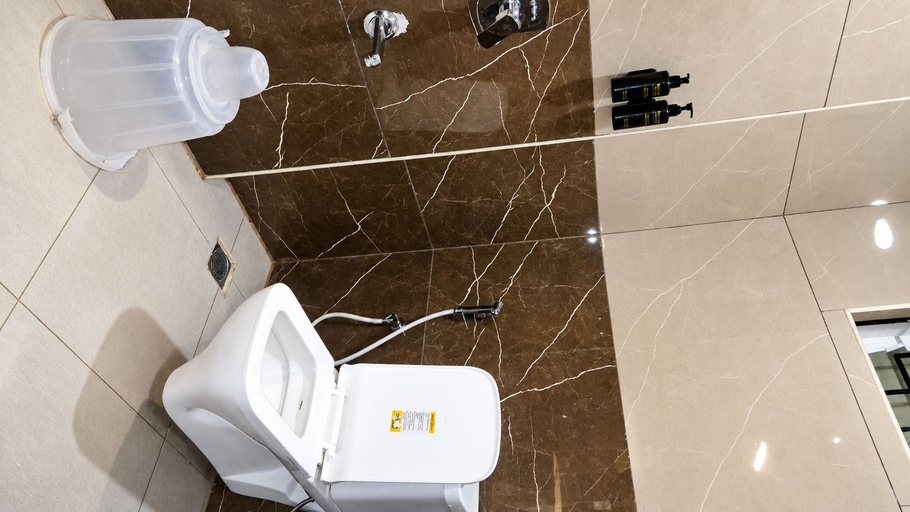Bathroom 5, The Dritan Brookefield ITPL Main Road, Bangalore