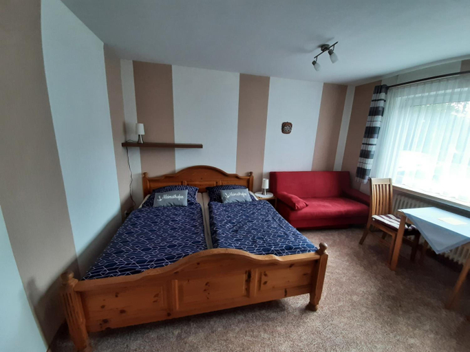 Bedroom 1, Goode Wind, Aurich