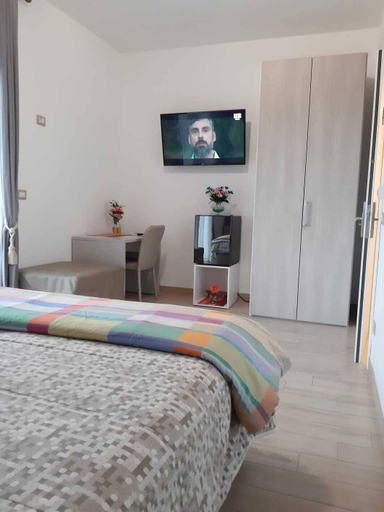 Bedroom 5, English Inn rooms, Napoli