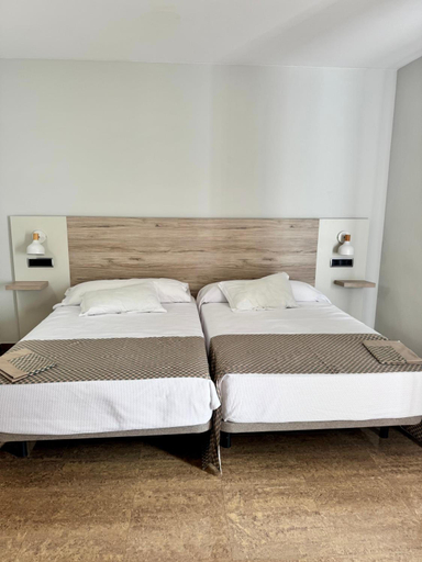 Bedroom 2, El Eden, Almería