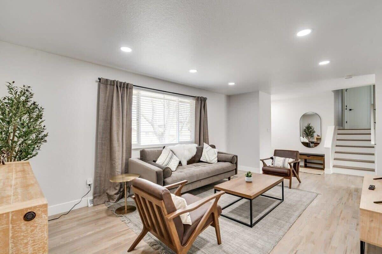 Room 3, @ Marbella - Modern 4-br Retreat Chef's Kitchen, Jefferson