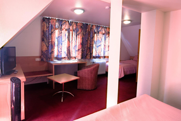 Bedroom 3, Hotel Strand-café, Neuwied