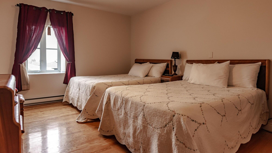 Bedroom 4, Auberge Akamaraska, Kamouraska
