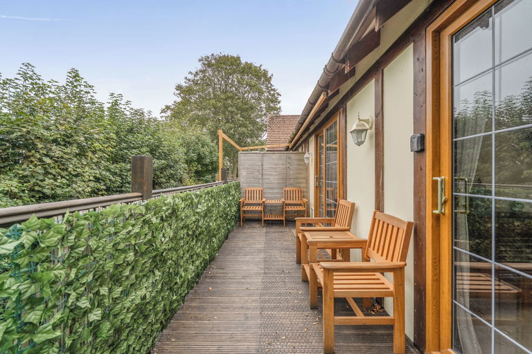Terrace/patio 2, 2-bed - Sleeps 4 - Parking & Ev Charging, Cornwall