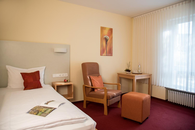 Bedroom 2, Hotel Kurhaus Bad Bocklet, Bad Kissingen