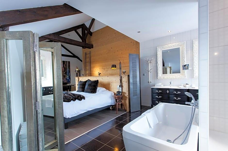 Bathroom 5, Auberge De Maison Rouge, Haute-Savoie