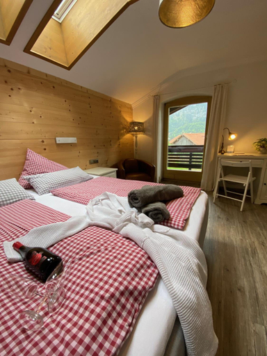 Bedroom 3, Alpinhotel Inzeller, Traunstein