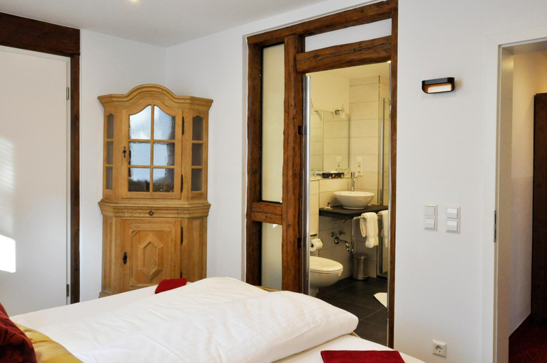 Bedroom 4, Hotel Restaurant Krehl S Linde, Stuttgart