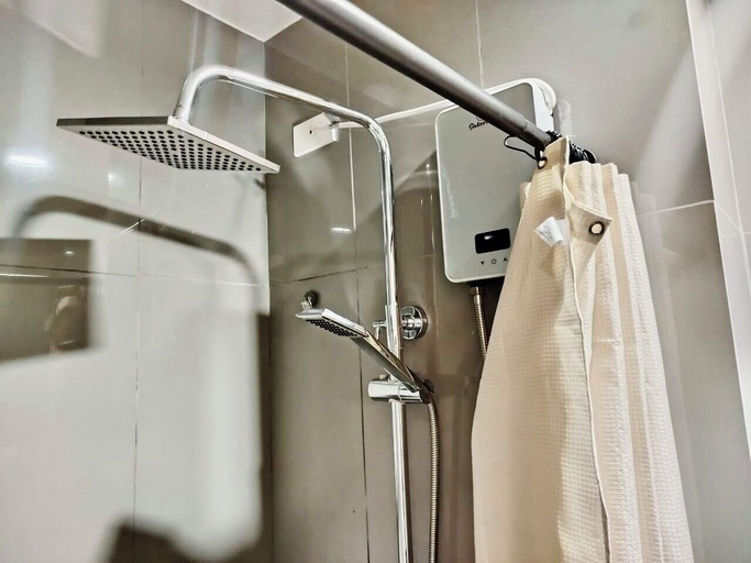 Bathroom 4, Sunset View At Air Residences Makati, Makati City