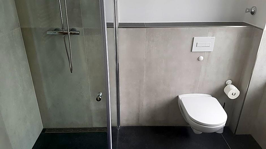 Bathroom 4, Schillers Hotel Cafv Garni, Märkischer Kreis