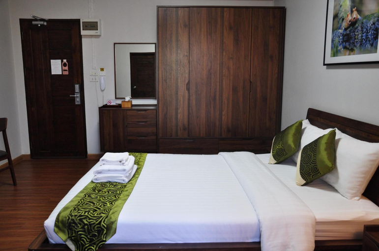Bedroom 2, The Bedrooms Maeklong Service Apartment, Muang Samut Songkhram