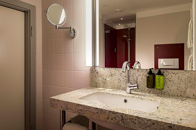 Bathroom 4, Ganter Hotel & Restaurant Mohren, Konstanz