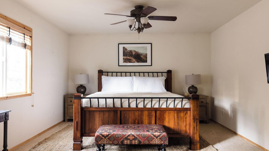 Bedroom 3, 2 Cabins, Close To The Lake Hot Tub, Game Loft, , San Bernardino
