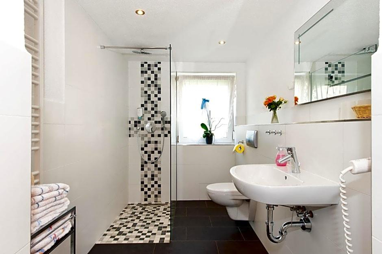 Bathroom 5, Landhotel Zum Erbgericht, Sächsische Schweiz-Osterzgebirge