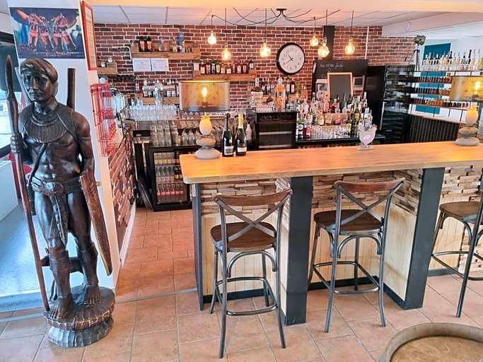 Food & Drinks 5, Auberge Des Salles, Var