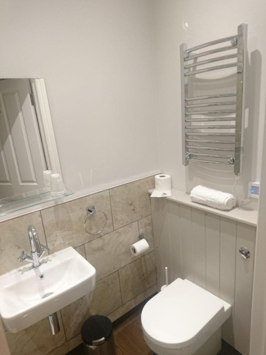 Bathroom 3, The Milford Arms, London