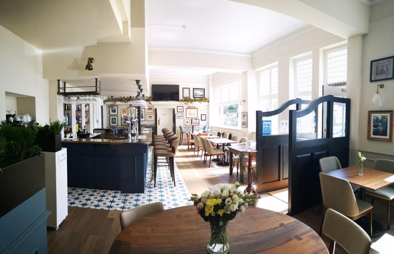 Food & Drinks 5, Anglesey Hotel, Hampshire