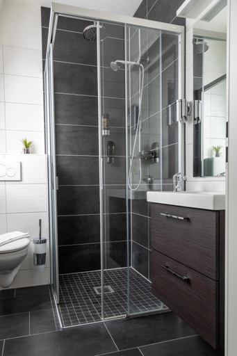 Bathroom 3, Spielzeughotel Sonneberg, Sonneberg