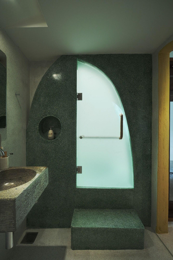 Bathroom 4, Barbados Cherry Villa, Da Nang