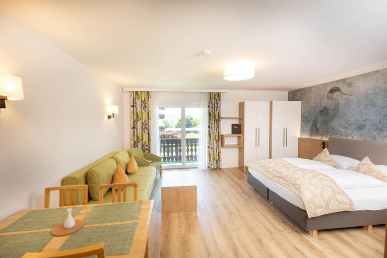 Bedroom 2, Hotel Garni Wurzer, Klagenfurt Land