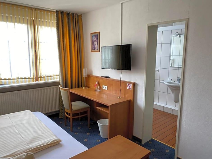 Bedroom 3, Hotel Kaiserhof, Region Hannover