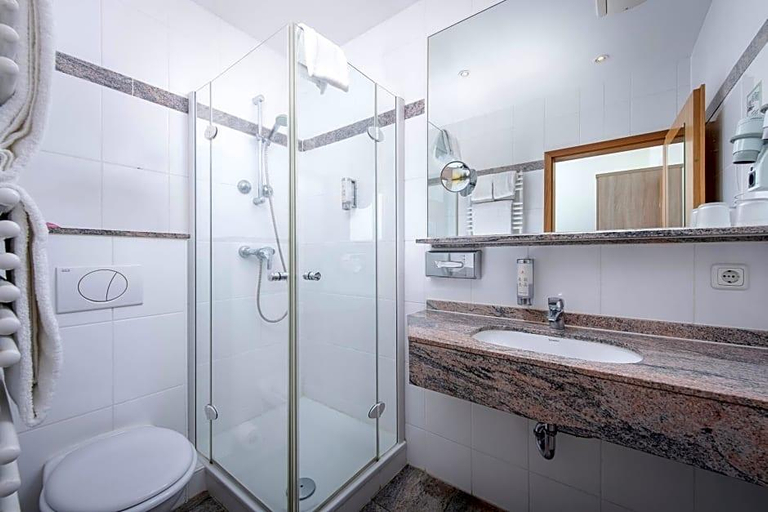 Bathroom 4, Seehotel Grunewald, Berlin