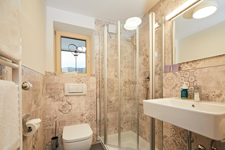 Bathroom 4, Bio Hotel Oswalda Hus, Bregenz