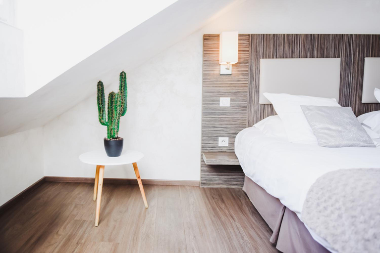 Bedroom 4, Les Olivades, Hautes-Alpes