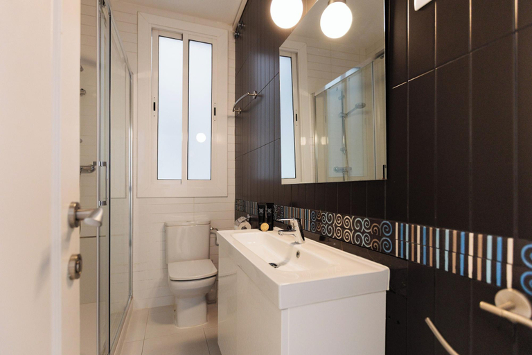 Bathroom 3, Enjoybcn Tapies Apartment, Barcelona