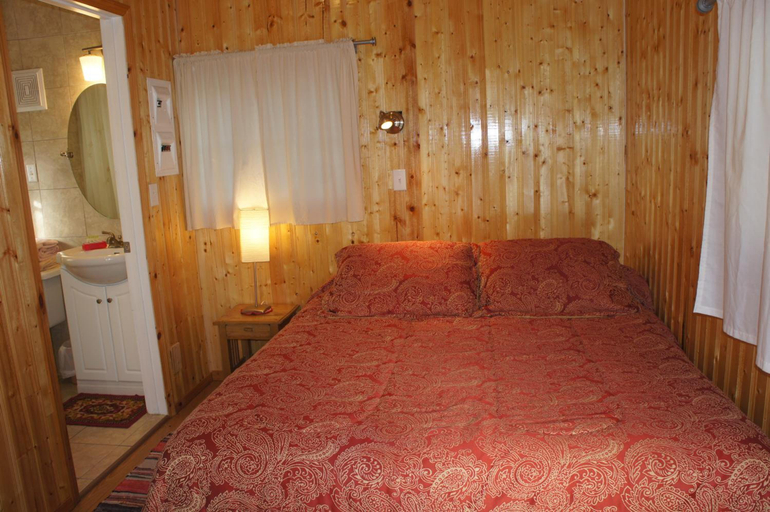 Bedroom, Fairmont Mountain Bungalows, East Kootenay