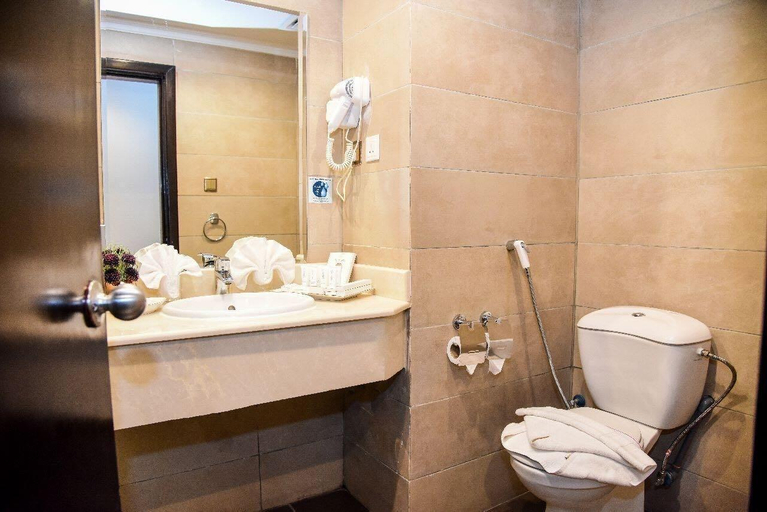 Bathroom 5, Grand Plaza Bader Al Maqam, Al Madinah Al Munawwarah