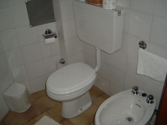 Bathroom 3, Albergo Luca, Torino