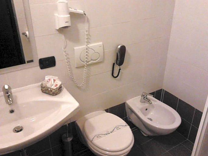 Bathroom 4, Agrihotel Papaya, Catanzaro