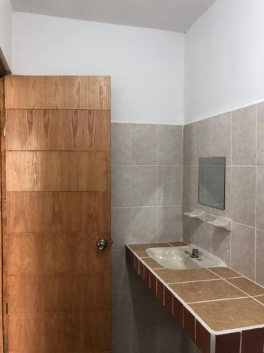 Bathroom 3, Airport Sleepy Inn, Benito Juárez