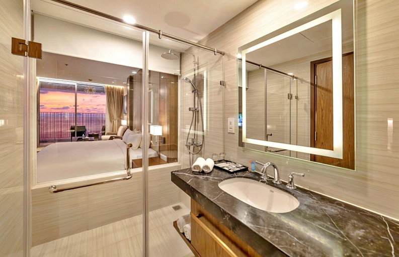 Room 3, Hanz Business Suite Oceanus Condotel, Nha Trang