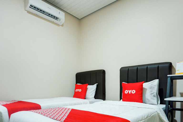 Room 3, Oyo 94427 Plain C Lake, Bandar Lampung